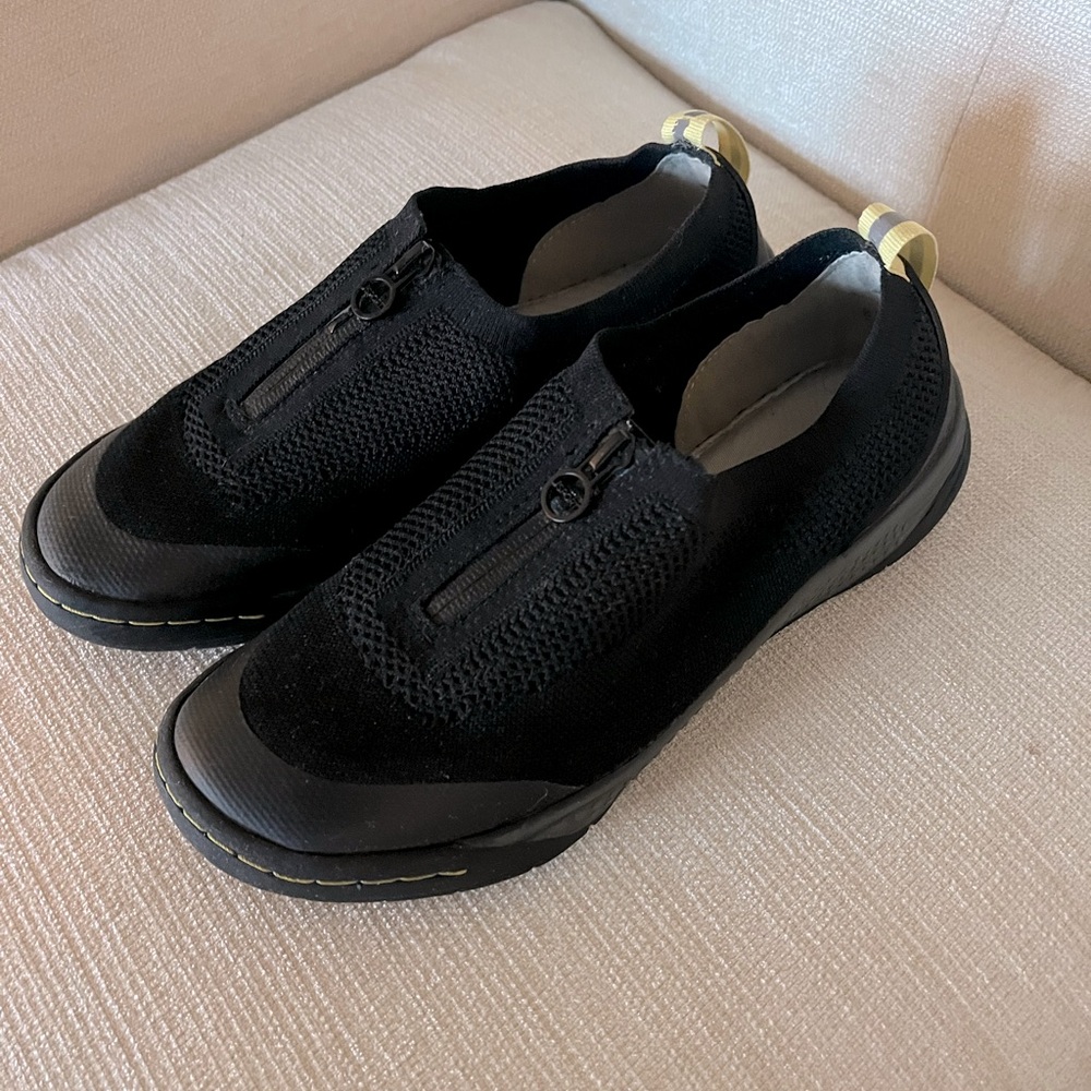 Jambu J Sport women’s size 8.5 black slip on shoes. Black with gray bottoms.